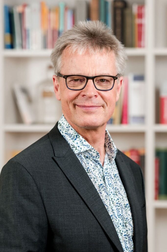 Dr.  Stephan Duschel